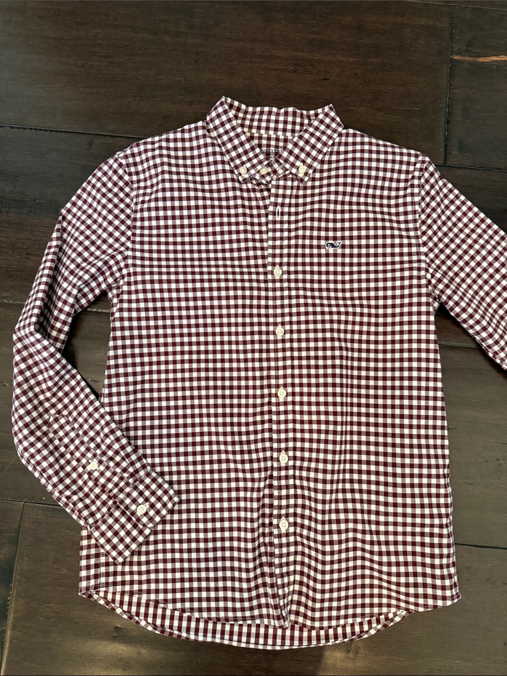 Vineyard Vines Menโs Maroon and White Gingham Button-Down Shirt